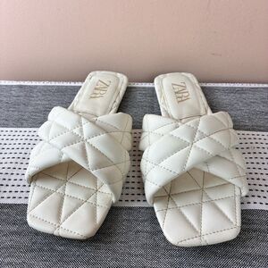Zara Women’s White Quilted Slide Flat Sandals Size 39 US 9